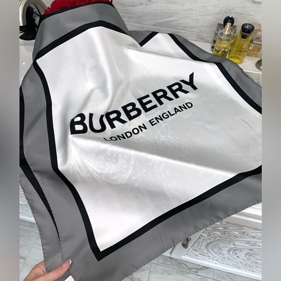 Authentic BURBERRY Silk Montage Print Large Square Scarf Monochrome. - Picture 7 of 10